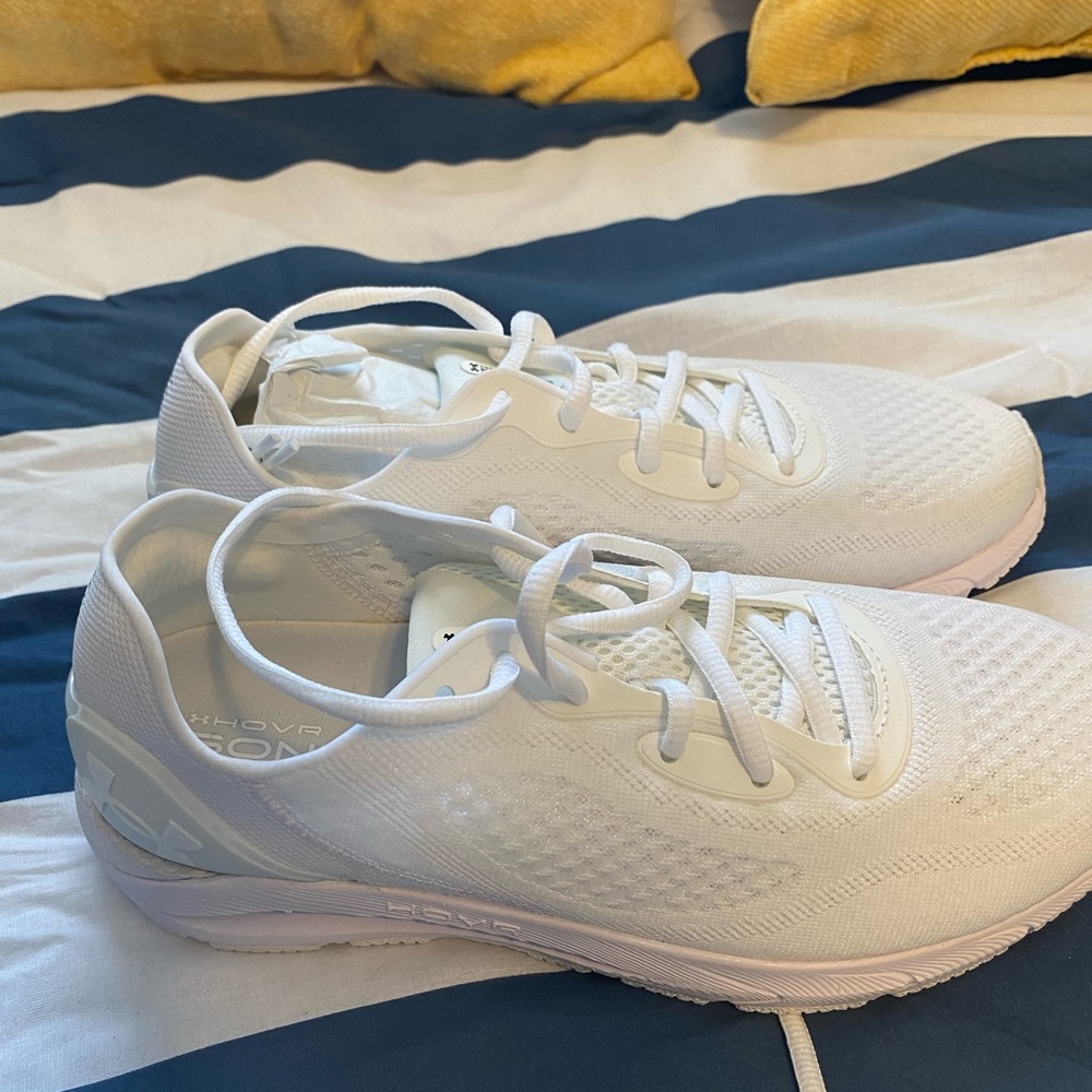 Under Armour Hovr Sonic 5 Running women’s shoes size 9